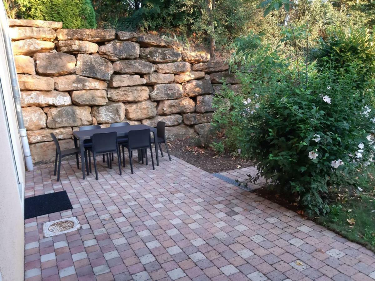 Appartement dans propriété calme en pleine nature Charbonnières-les-Bains Exterior foto